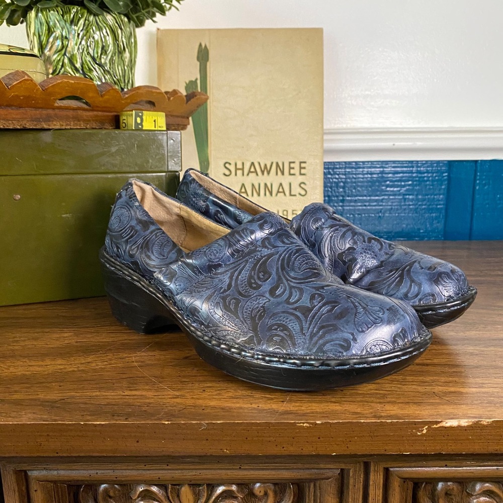 GH Bass Leather Clogs Blue Embossed Floral Paisley Platform Wedge Mules 7.5M